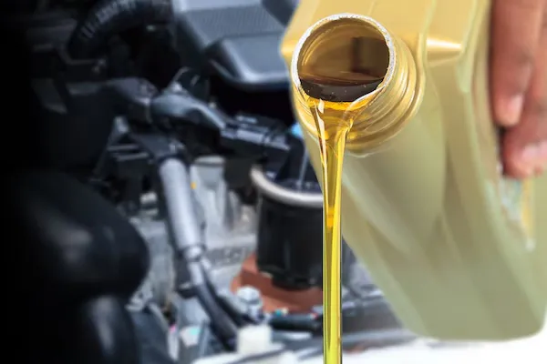 تعویض روغن موتور ماشین